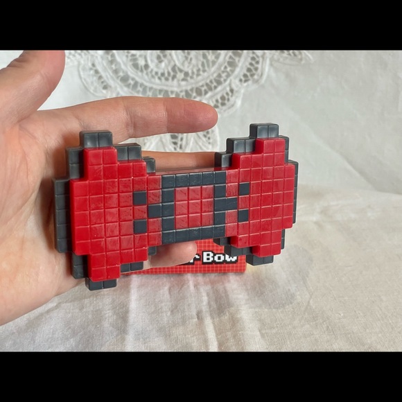 ThinkGeek 8 Bit Hair Bow includes Box Sold Out Hair Clip RARE - Picture 7 of 9